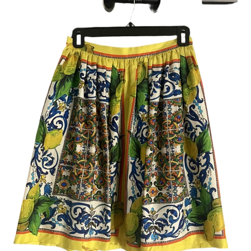 Dolce & Gabbana
Silk mid-length skirt